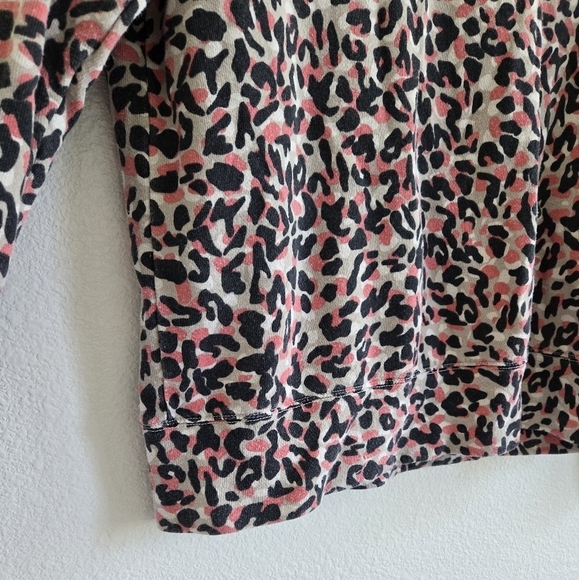 MONROW Tiger Sweatshirt in Black and Pink size Medium - Picture 6 of 16